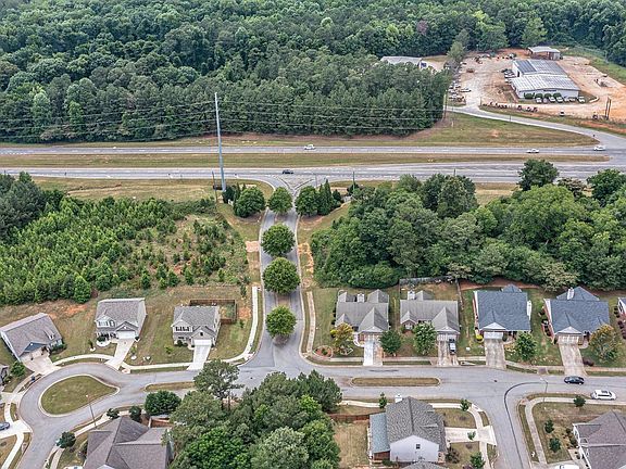 4th image of 200 Rockwood Blvd