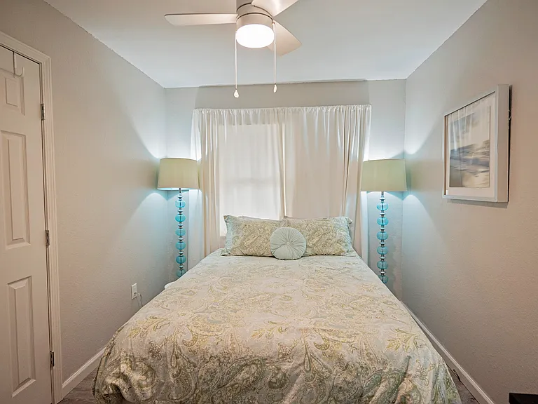 413 SE Lana Ct — Photo 24