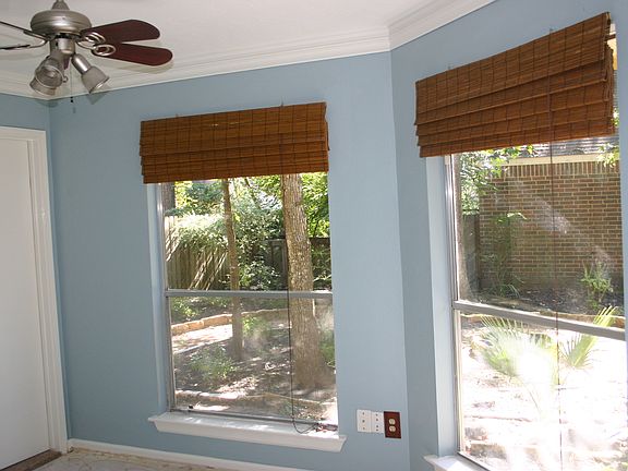 3rd image of 15 Tulip Hill Ct