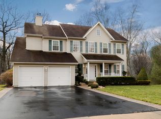58 Gate Ln, Old Bridge, NJ 08857
