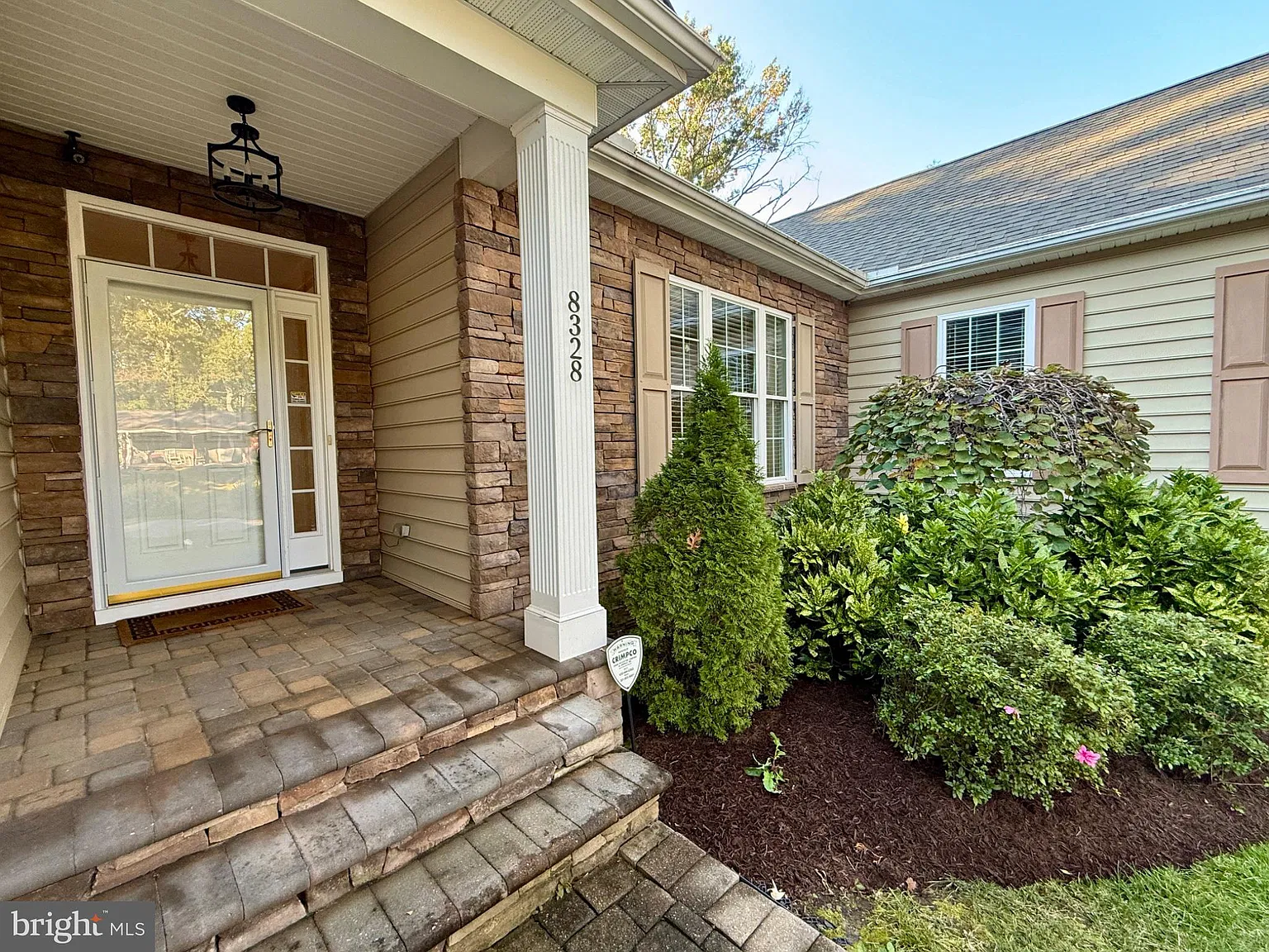 3 bed, 3.0 bath, 2377 sqft, $3,800 — Photo 3