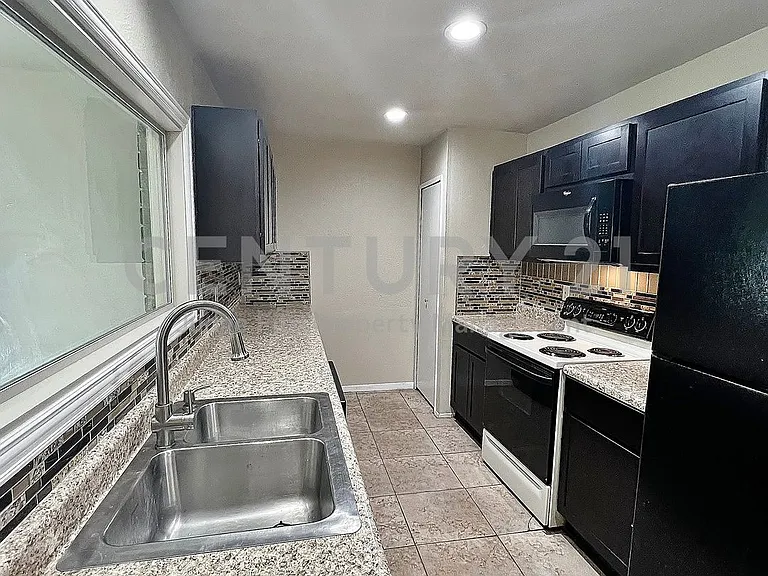 1802 Natchez Ct — Photo 6