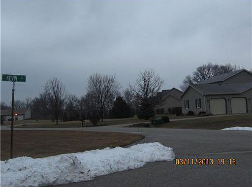 1st image of 812 Maple St