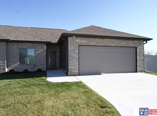 8830 S 38th St, Lincoln, NE 68516