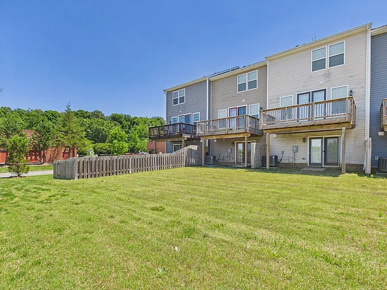 1405 Kerr Dr — Photo 41