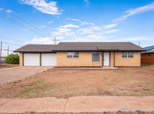 102 Eagle Ave, Levelland, TX 79336