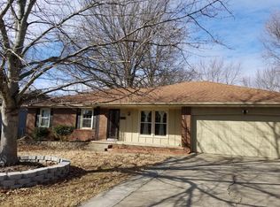 715 E Greenwood St, Springfield, MO 65807