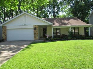 6 Dawnridge Dr, Hazelwood, MO