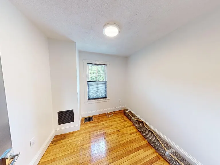154 Granite St — Photo 5