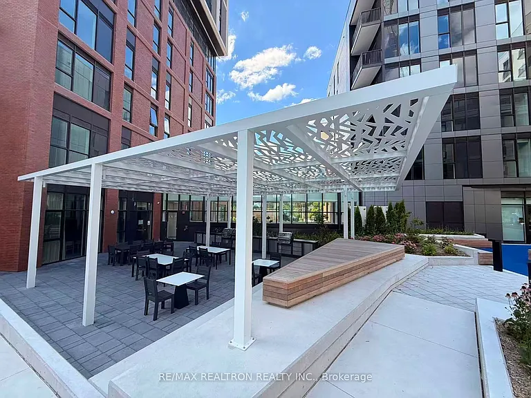 10 Oak St #2502 — Photo 25