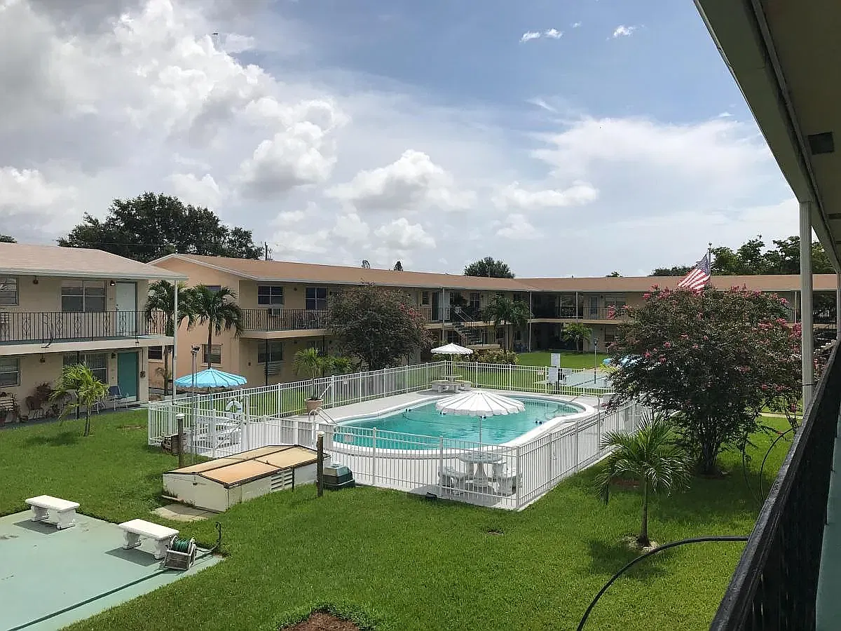 2 bed, 670 sqft, $1,970 — Photo 1