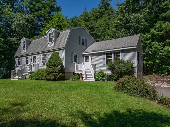 6 Merlin Pl, Londonderry, NH 03053