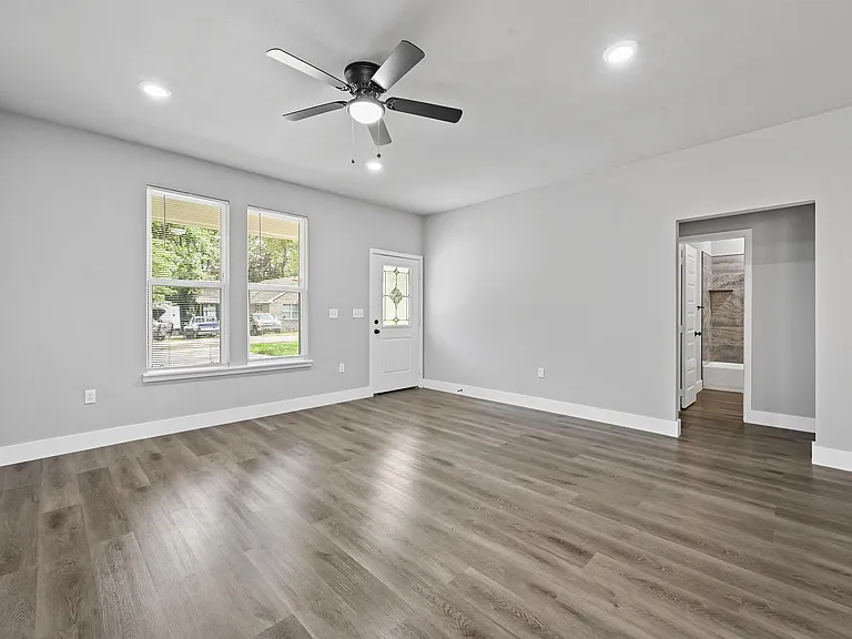 6147 Shawnee Dr — Photo 3