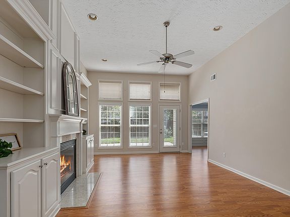 5th image of 3924 Hollyberry Ln