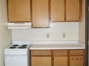 3rd image of 2733 W Kilbourn Ave APT 304