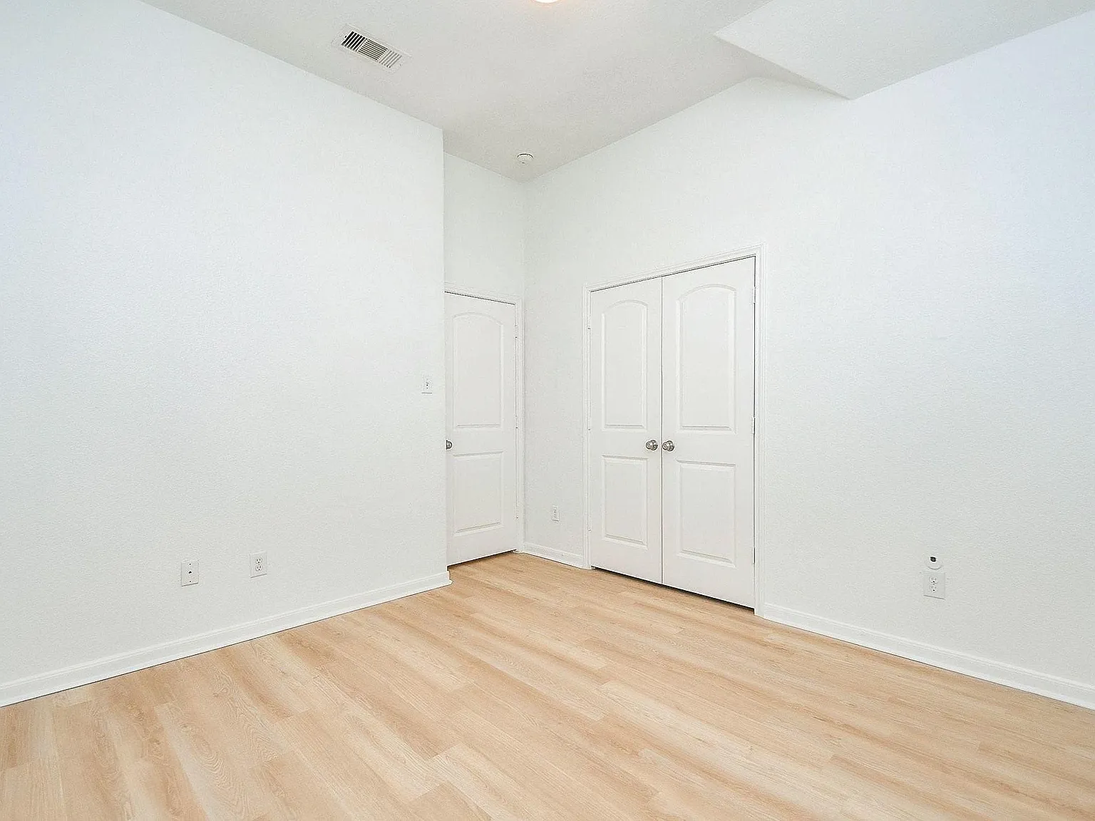3 bed, 2.0 bath, 1665 sqft, $2,500 — Photo 4