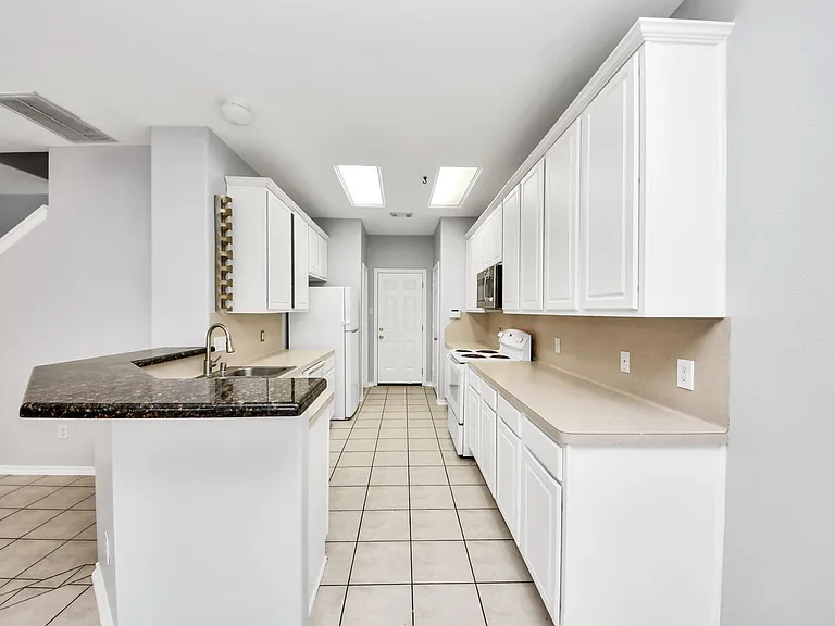 16526 Cairngrove Ln — Photo 14