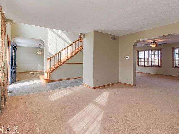 3rd image of 702 E Ironwood Dr