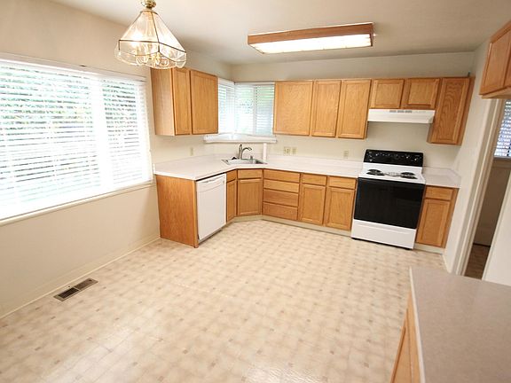3rd image of 1711 San Miguel Dr