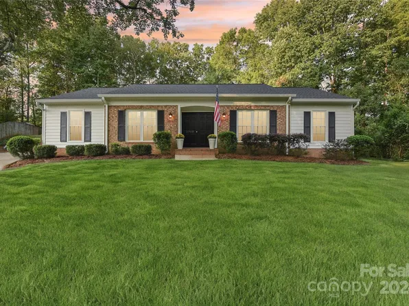 2700 Creekbed Ln, Charlotte, NC 28210