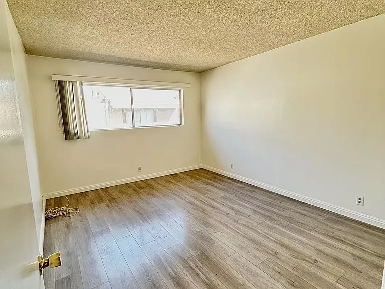 922 W Duarte Rd #11 — Photo 11