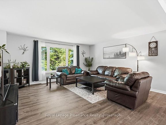 4th image of 3526 Harmony Rd