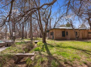 3 Plant Farm Rd, Santa Fe, NM 87506