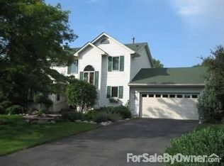 13820 Duluth Dr, Apple Valley, MN 55124