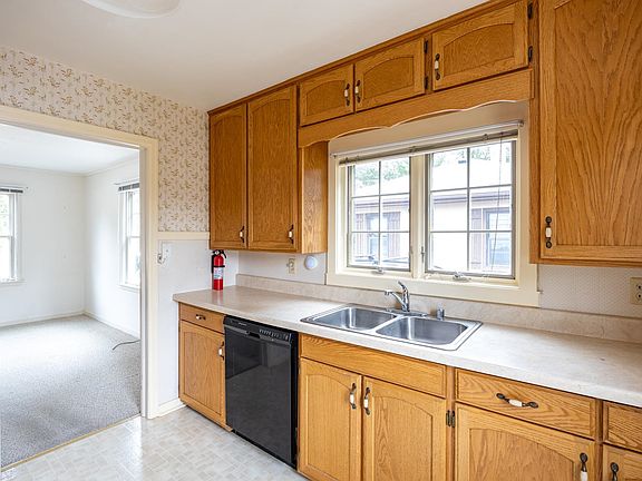 5th image of 1609 W Murdock Ave