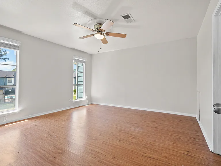 304 S 2nd St #330 — Photo 15
