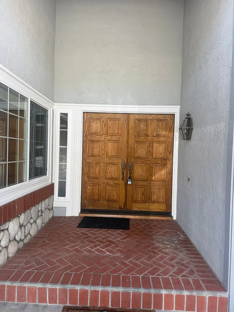 Great four bedroom family home in Poway. — Photo 2