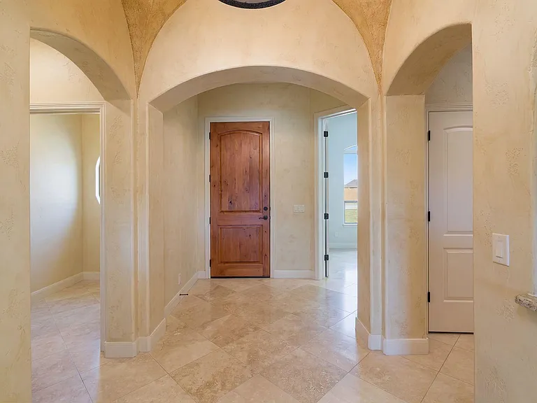 104 Cedar Glen Cv — Photo 3