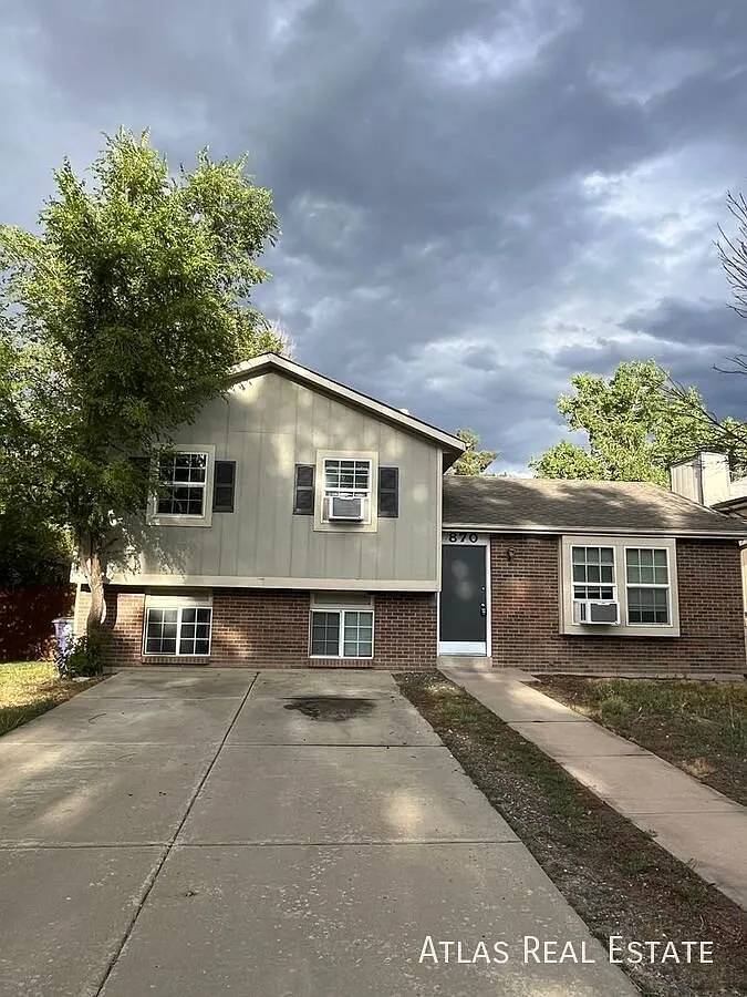 Coming Soon Beautiful 3 Bedroom Home In Se Denver — Photo 1