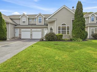 41 Sunflower Ridge Rd, South Setauket, NY 11720