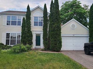 33 Buchanan Ln, Streamwood, IL 60107