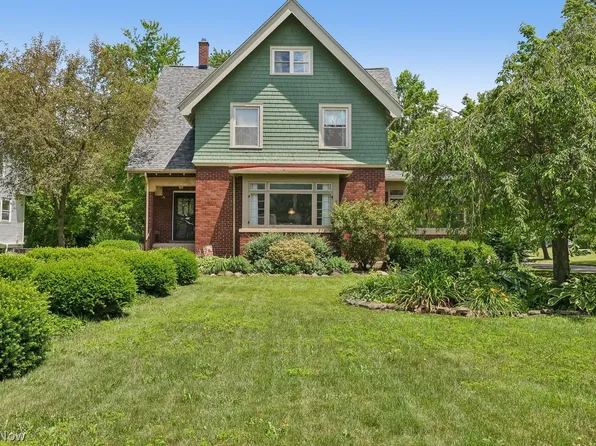 157 S Main St, Wellington, OH 44090