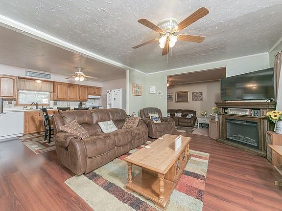 4th image of 302 N Parkview St