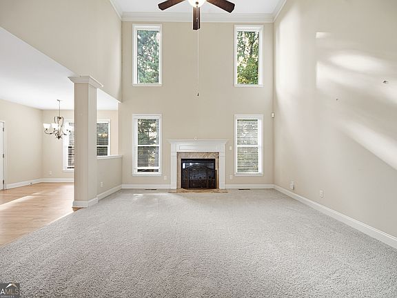 3rd image of 700 Washington Way