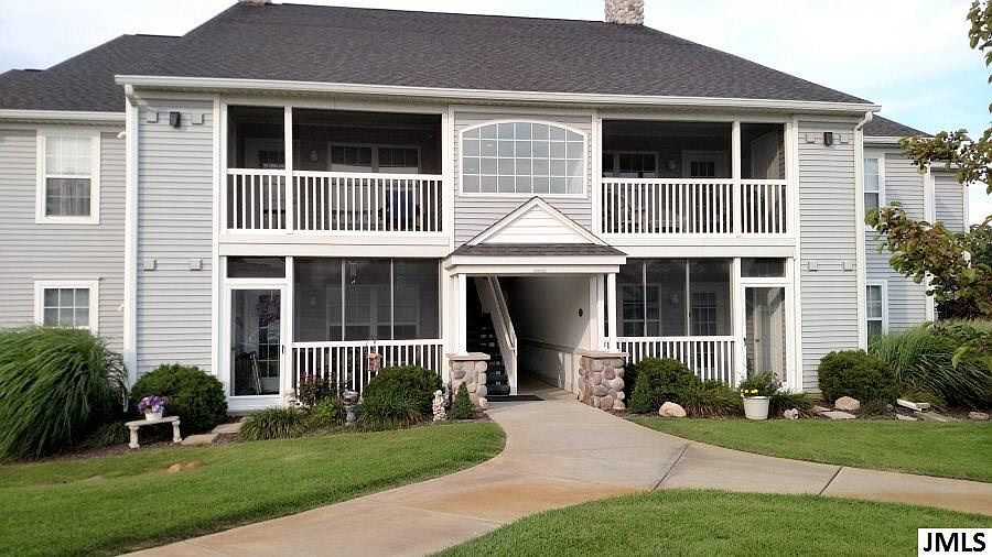 1st image of 739 W Barrington Cir #89