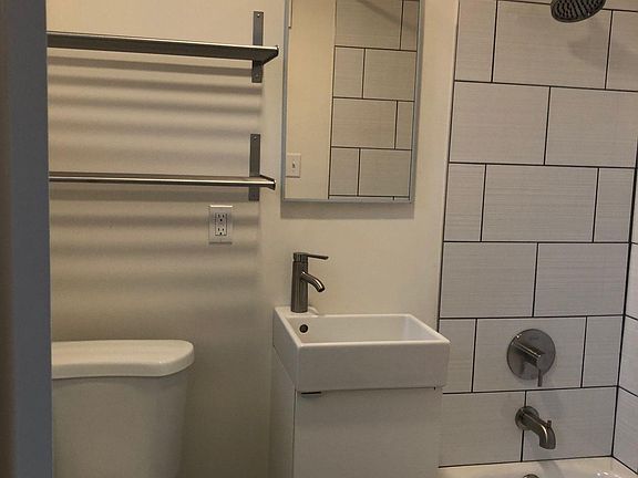4th image of 410 W 3rd Ave APT 109