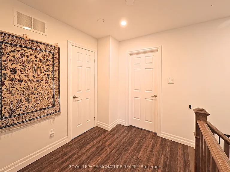 94 Meighen Ave — Photo 11