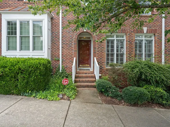 202 Greenview Dr, Chapel Hill, NC 27516