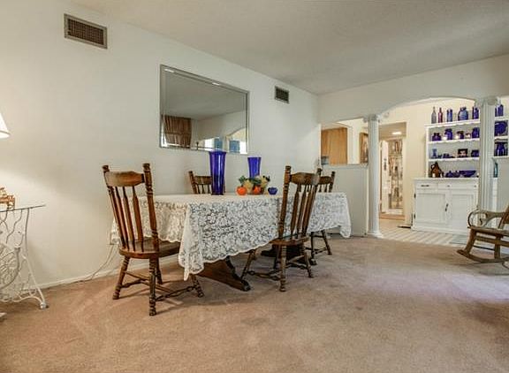 4th image of 1002 Yvonne Dr