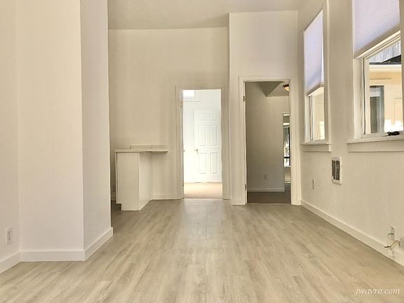 5th image of 2822 23rd St