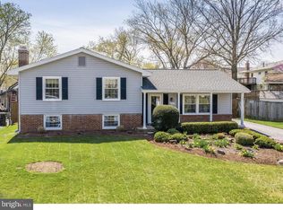 321 W Derby Ave, Sterling, VA 20164