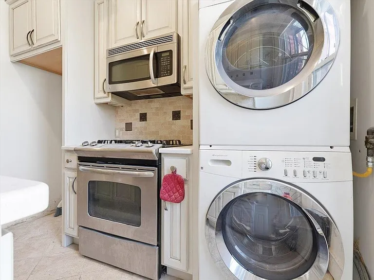 1034 Park Ave #2 — Photo 12