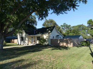 244 West St, Phillips, NE 68865