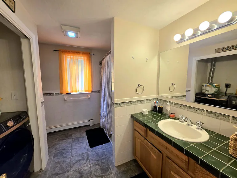 141 South St — Photo 17