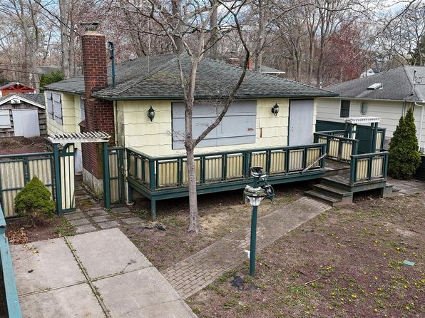 259 Harrison Avenue, Miller Place, NY 11764