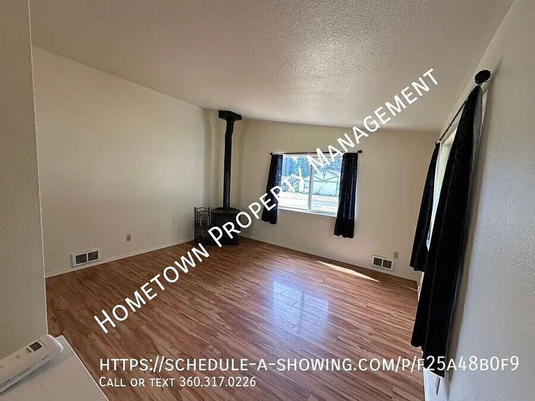 717 Lucerne Ln SE — Photo 3